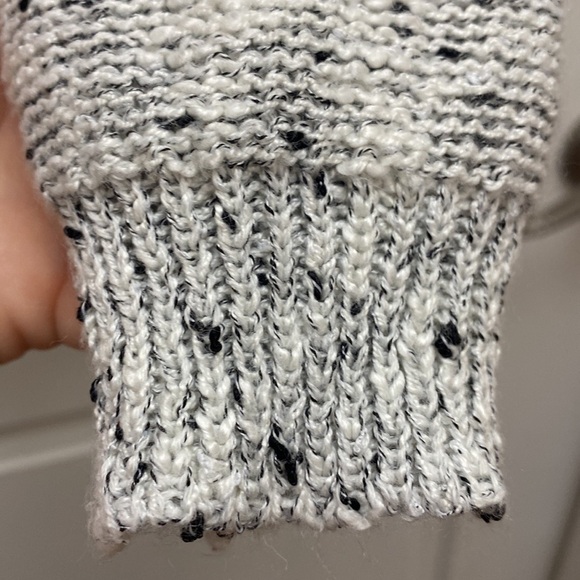 Madison Lilly black white long sleeve chunky knitted holiday sweater size medium - Picture 7 of 11